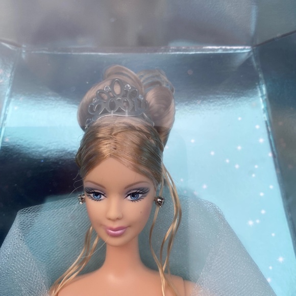 Collectible Barbie 2001 Rare Vintage - Picture 2 of 3